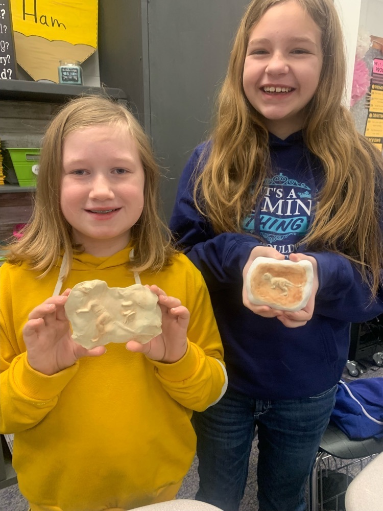 Chloe & Leilani with their fossils. 